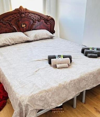 3 Bed House East London Home Экстерьер фото