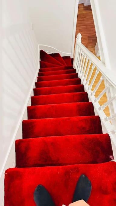 3 Bed House East London Home Экстерьер фото